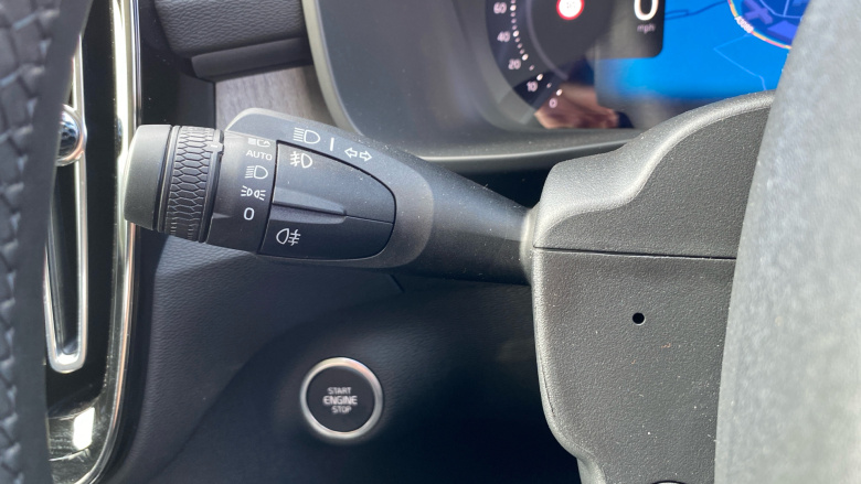Volvo XC40 2.0 B3P Ultra Dark 5dr Auto Petrol Estate
